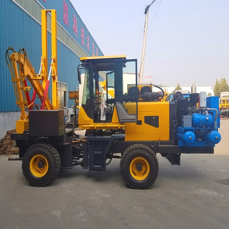 廠家專銷打樁機(jī)，裝載機(jī)改裝公路護(hù)欄打樁機(jī)